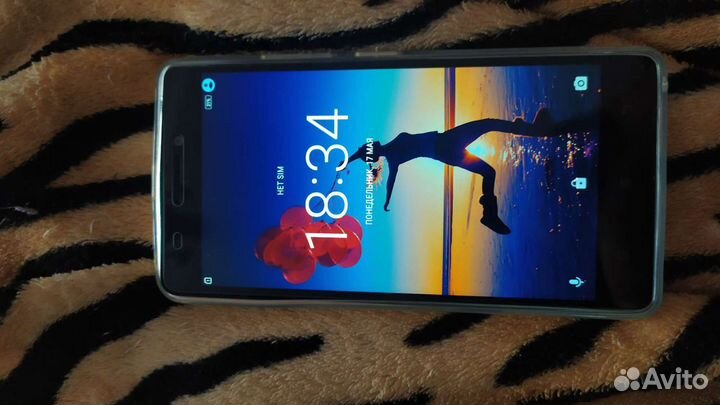 Телефон Lenovo