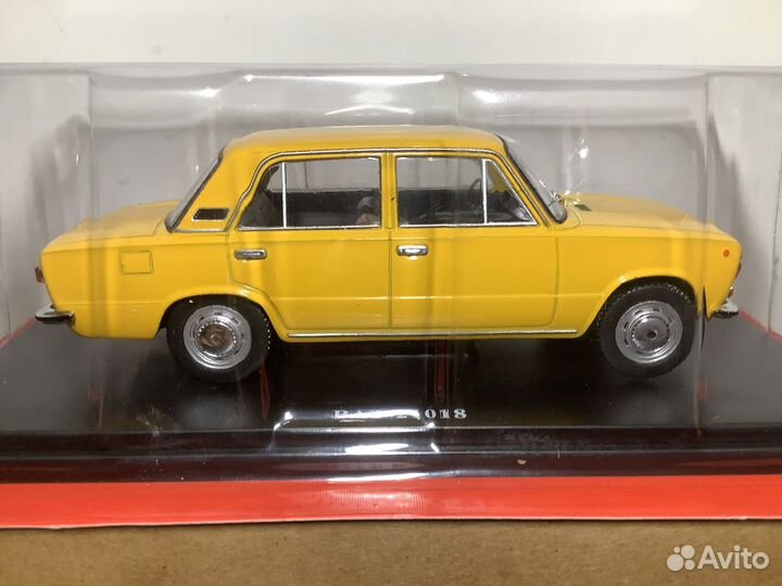 Модель автомобиля ваз-21018 1:24 Ашет