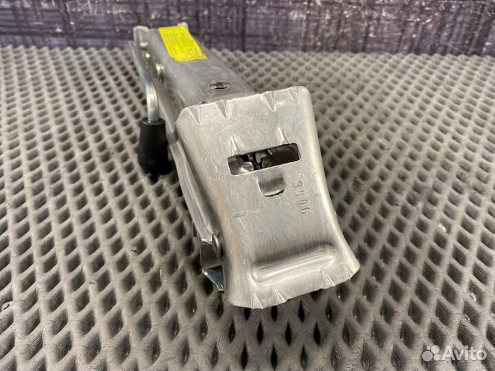 Домкрат Audi A4 B7 BFB 2006