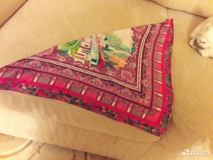 Шелковый платок бренда Eleganzza