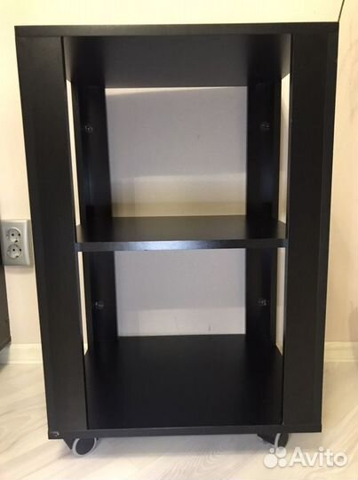 Тумба на колесиках