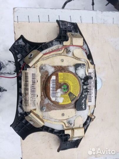 Подушка безопасности в руль Kia Sportage 2001