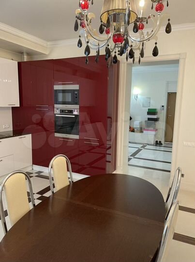 3-к. квартира, 180 м², 2/5 эт.