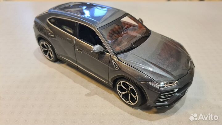 Коллекционная модель 1/18