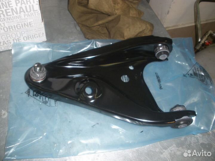 Рычаг передний LADA Largus Renault Logan