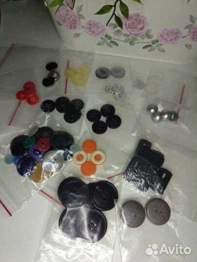 Пуговицы разные