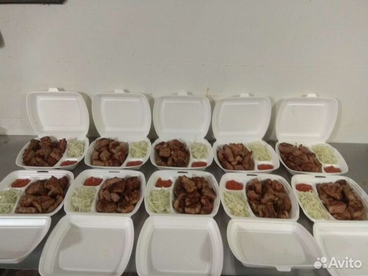 Шашлык жареный на углях