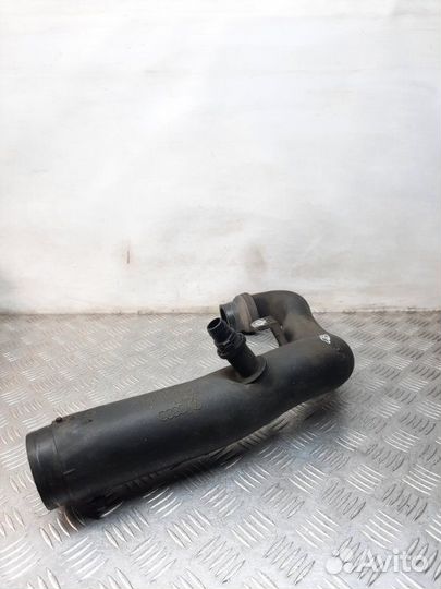 Патрубок интеркулера Volkswagen Touran минивэн 2.0