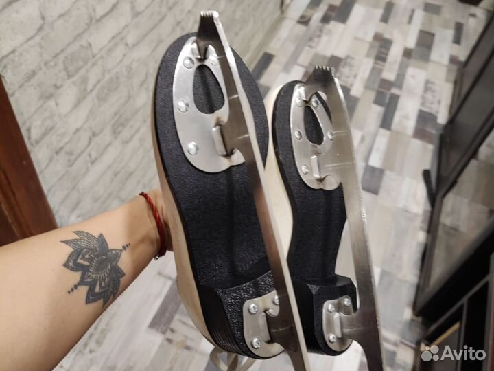 Коньки фигурные