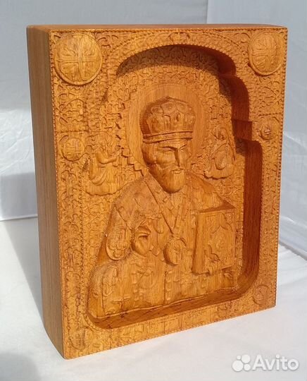 Икона деревянная резная 