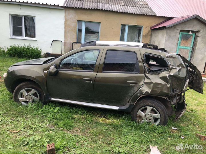 Renault Duster 1.5 МТ, 2017, битый, 110 000 км