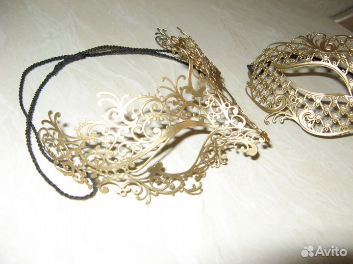 Новая.Маска карнавальная металлическая.Италия