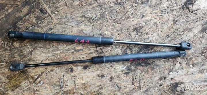 Амортизатор двери багажника Opel Astra H 2004-2014