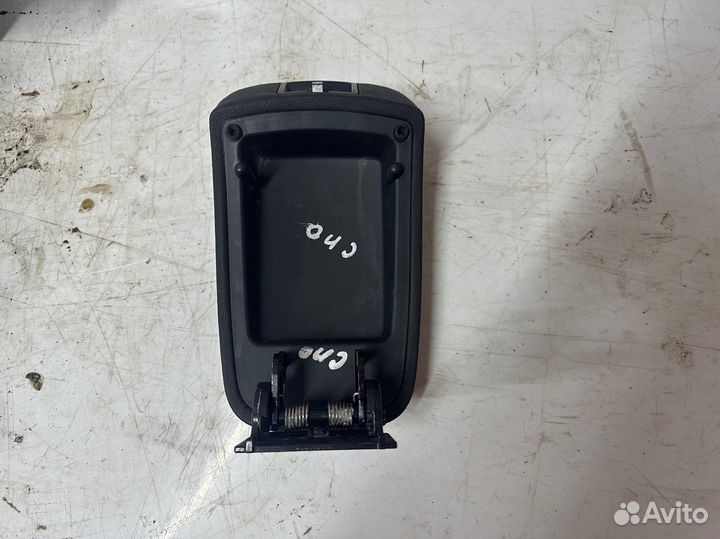 Крышка подлокотника Kia sportage 2 2005-2010