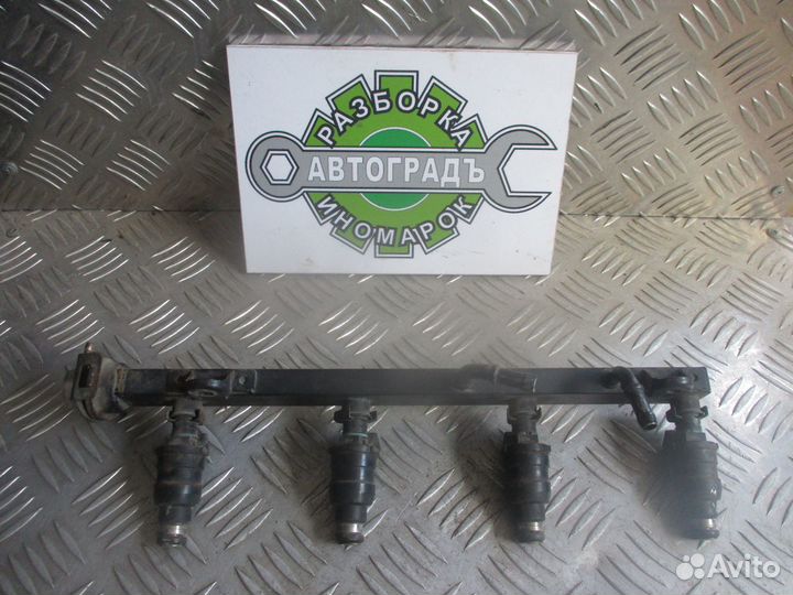 Рейка топливная в сборе BMW 3 E36 M43 1.6