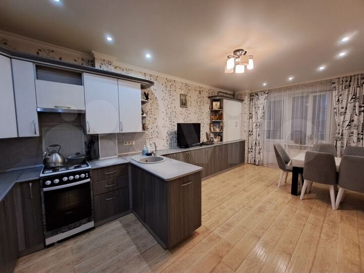 2-к. квартира, 77,2 м², 4/6 эт.