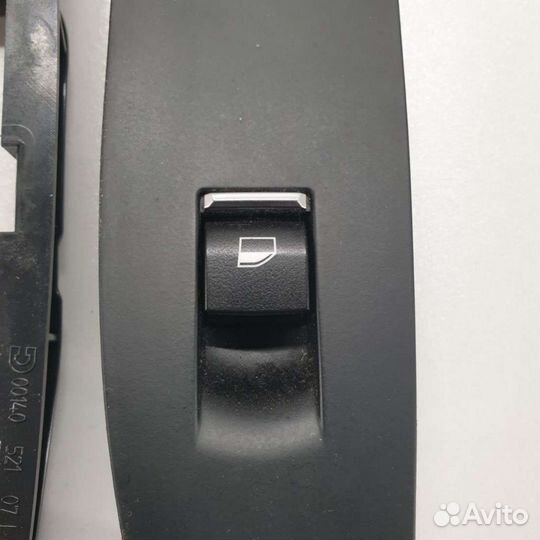 Кнопка стеклоподъемника BMW 7 F01/F02 2014г. 92419