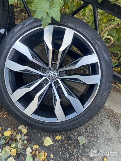 Оригинальный комплект колёс r20 VW Tiguan Suzuka