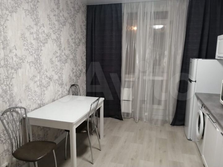 2-к. квартира, 52 м², 2/10 эт.