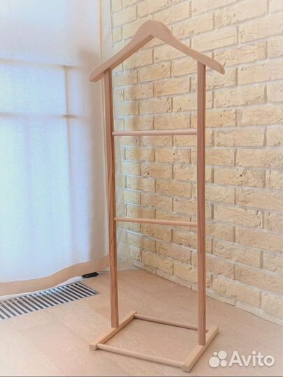 Вешалка напольная деревянная