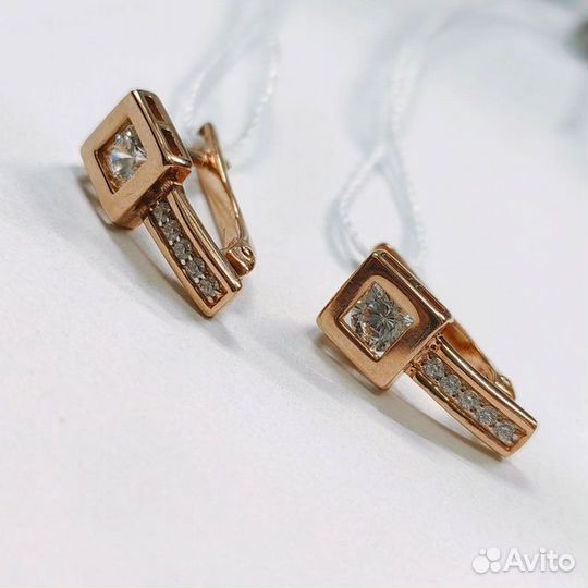 Золотые серьги с фианитом