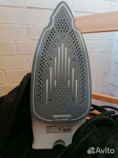 Утюг Redmond professionalGlide pro RI-C271