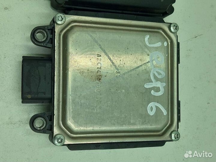 Радарный датчик слепых зон Jeep Grand Cherokee WK2