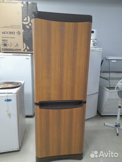 Холодильник indesit