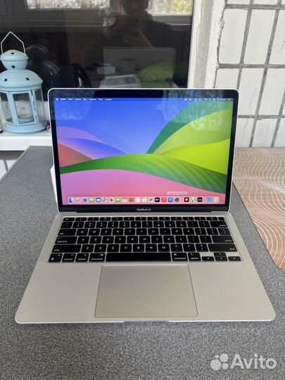 Macbook air 13 m1 8 256