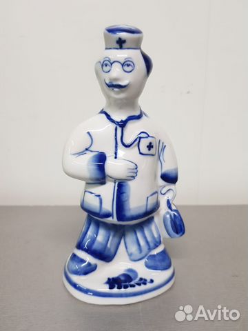 Статуэтка фарфоровая 