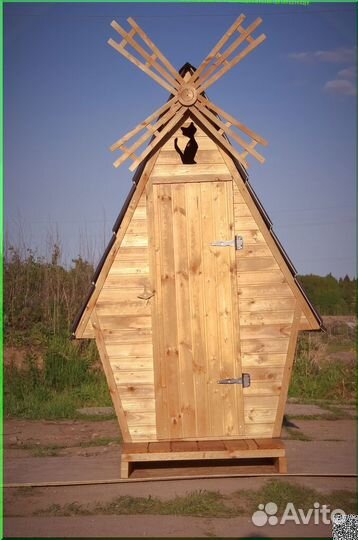 Уличный туалет деревянный KEY668