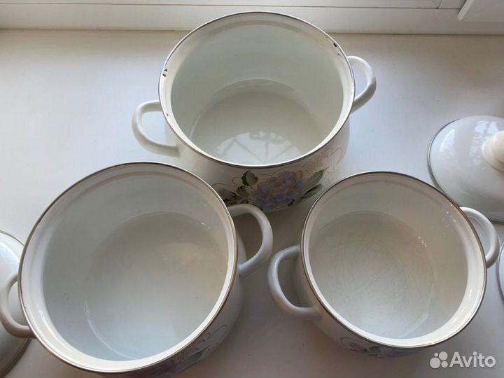 Набор эмалированных кастрюль пионы. 2,3,4 л