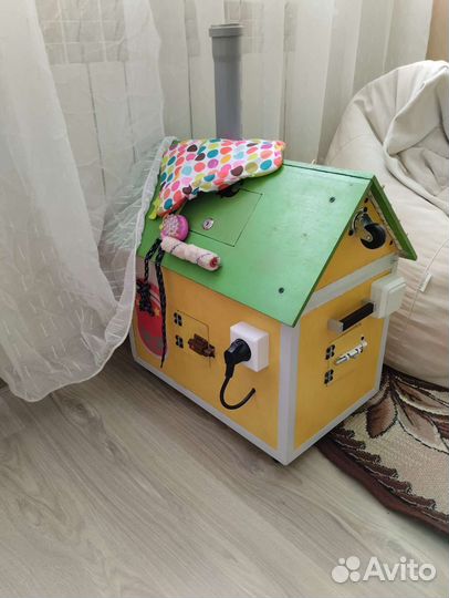 Бизиборд дом