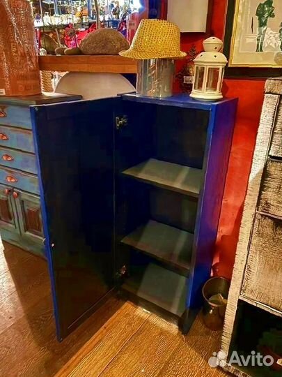 Шкафчик дизайнерский дерево