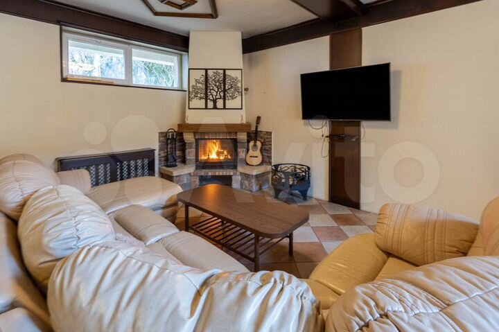 Дом 350 м² на участке 12 сот.