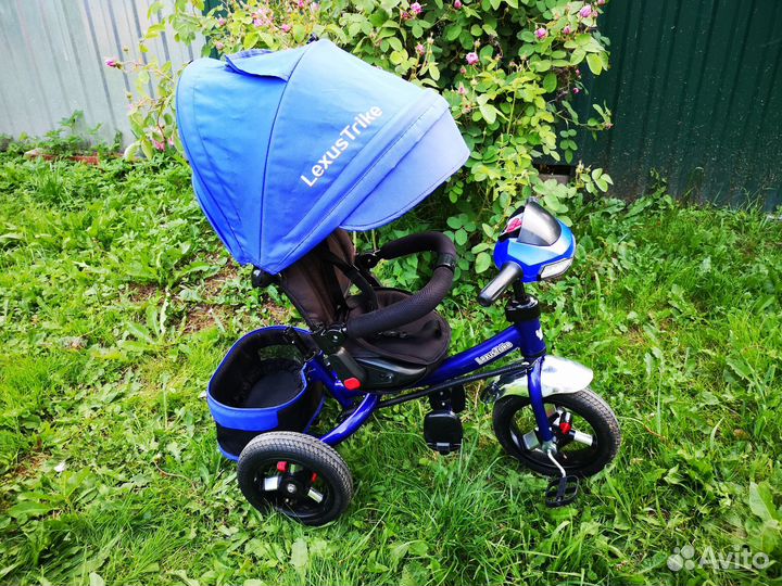 Детский трехколесный велосипед LexusTrike с ручкой