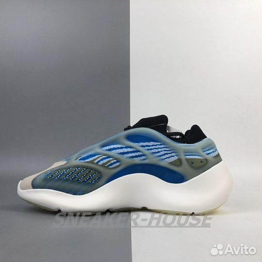 Кроссовки adidas Yeezy 700 V3 “Azareth”