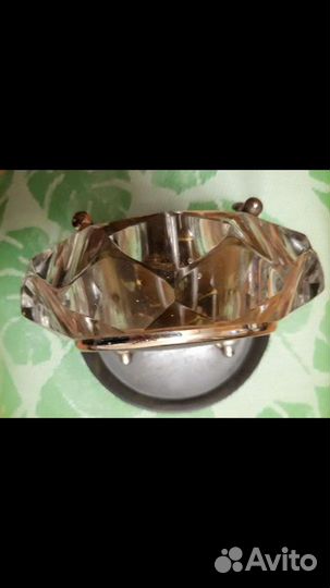 Часы настольные маяк в хрустальном корпусе