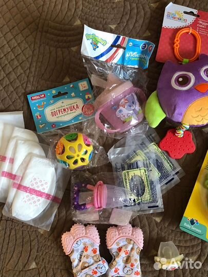 Новые игрушки, поильник и др