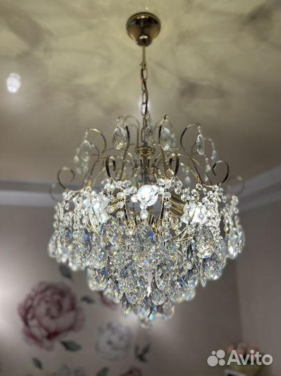 Люстра на 6 лампочек