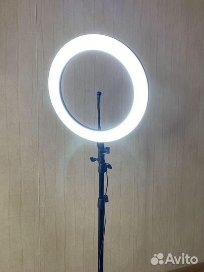 Кольцевая лампа со штативом