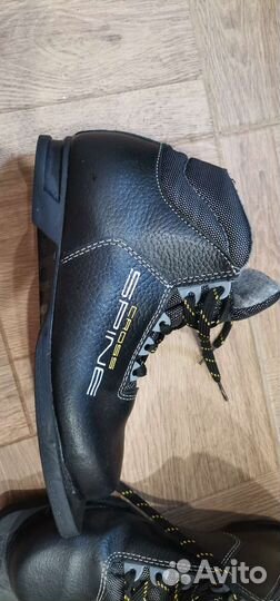 Лыжные ботинки