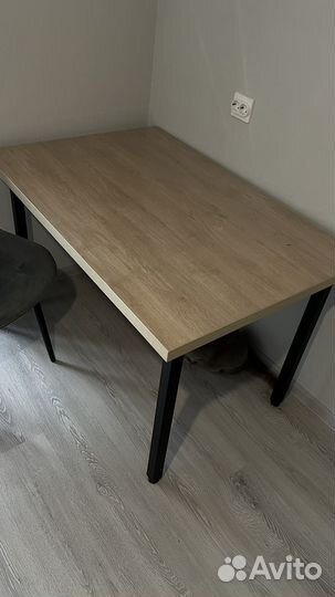 Кухонный стол