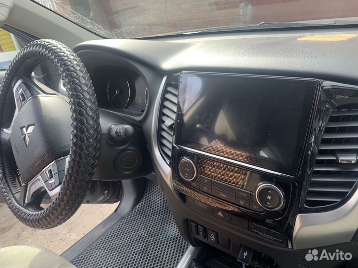 Магнитола Mitsubishi pajero sport 3 на андроиде