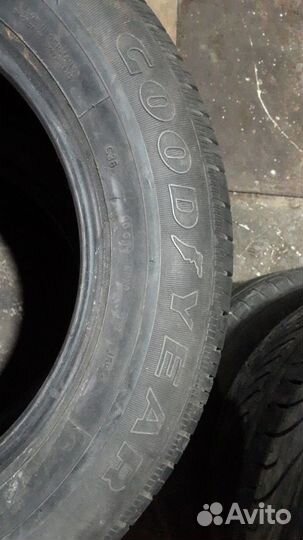 Goodyear Eagle Touring 225/60 R16