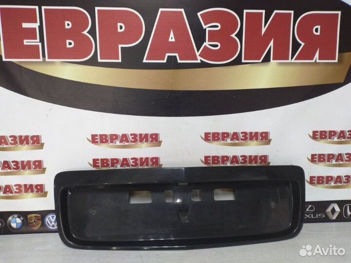 Накладка крышки багажника Nissan Primera P12