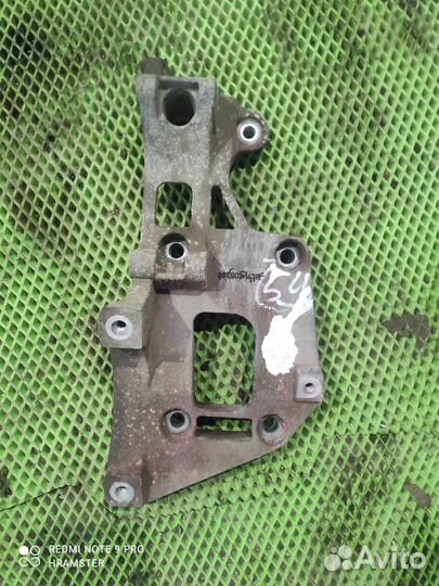 Кронштейн генератора Jetta 5