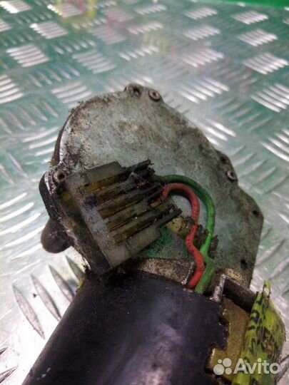 Моторчик дворников Volkswagen Passat B3 седан 1.8