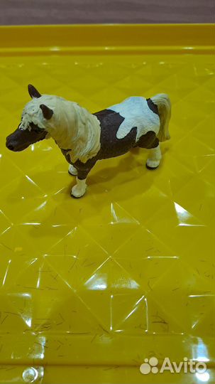 Фигурка лошади