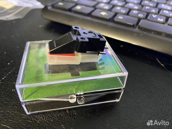 Игла для проигрывателя пластинок. Можно установить